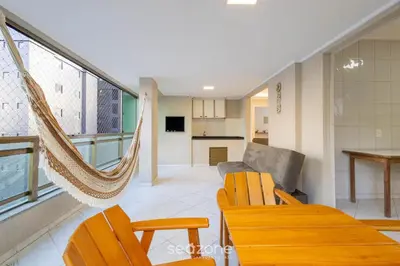A cozinha ou kitchenette de Apto c/ varanda e churrasq. a 290m do mar CAU0199