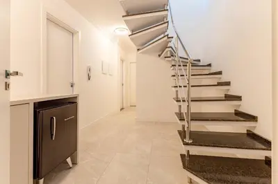 A planta de Ampla Cobertura Duplex na Praia de Canto Grande