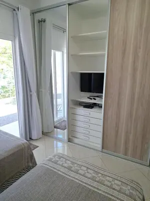 Uma televisão e/ou sistema de entretenimento em Garcida