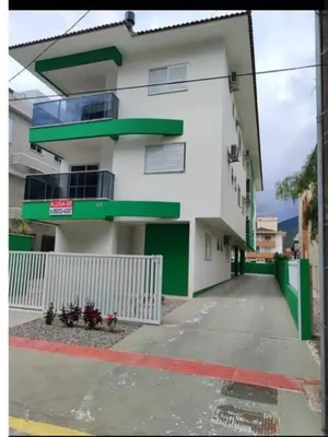 O edifício onde o apartamento está situado