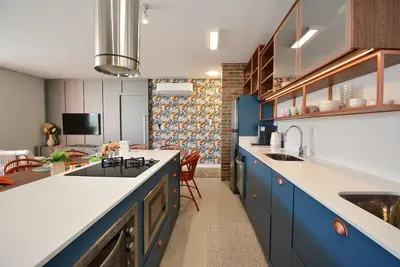 A cozinha ou kitchenette de Artsy - Charme e Conforto 400m da Praia de Palmas - GCR008