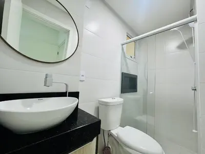 Uma casa de banho em Palm Beach Residence – Apartamento espaçoso com 3 suítes na Praia de Palmas para até 8 pessoas.
