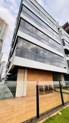O edifício onde o apartamento está situado