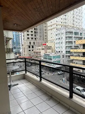 Uma varanda ou terraço em Apartamento frente avenida - Itapema - SC