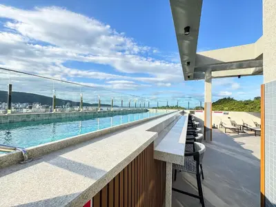 A planta de Flat com piscina aquecida em Bombas / SC