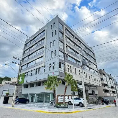 Flat com piscina aquecida em Bombas / SC