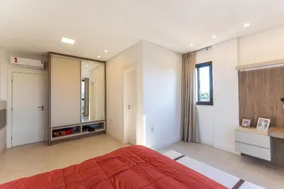 A planta de Apartamento 2 dormitórios com piscina Bombas / SC
