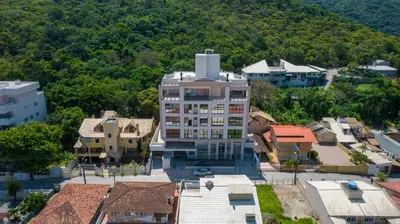 A planta de Excelente apartamento em Bombas