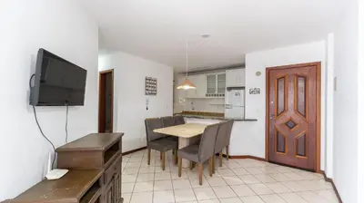 A cozinha ou kitchenette de Apartamento 3 dormitórios á 80 metros do mar
