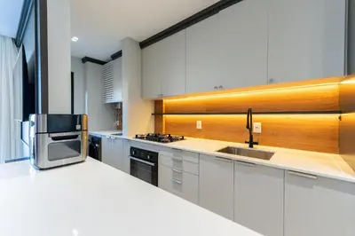 A planta de Apartamento 2 suítes com piscina em Canto Grande / Bombinhas SC