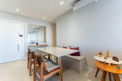 A planta de Apartamento 2 suítes com piscina em Canto Grande / Bombinhas SC