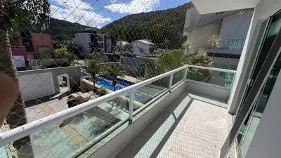 Uma vista geral da montanha ou uma vista da montanha a partir da casa de férias