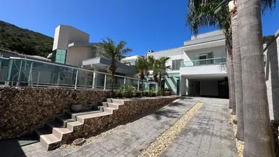O edifício onde a casa de férias está situado