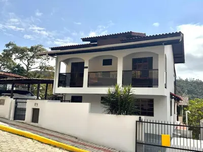 O edifício onde o apartamento está situado