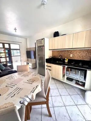 A cozinha ou kitchenette de Casa no centro de bombinhas, SC
