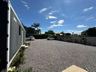 O edifício onde o apartamento está situado