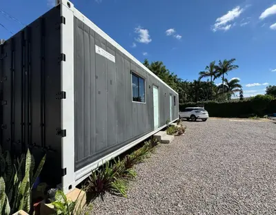 O edifício onde o apartamento está situado