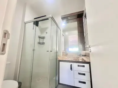 Uma casa de banho em Lindo! Apto com piscina no condomínio - AE03J