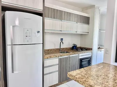 A cozinha ou kitchenette de Lindo! Apto com piscina no condomínio - AE03J