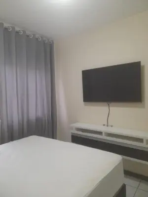 Uma televisão e/ou sistema de entretenimento em Condomínio Residencial Eberle - APTO 401
