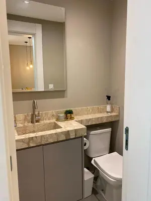 Uma casa de banho em Triplex 3850