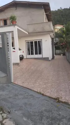 O edifício onde a casa de férias está situado