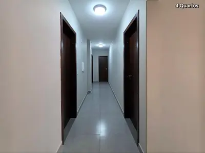A planta de Cobertura com 4 quartos quadra do Mar Meia Praia