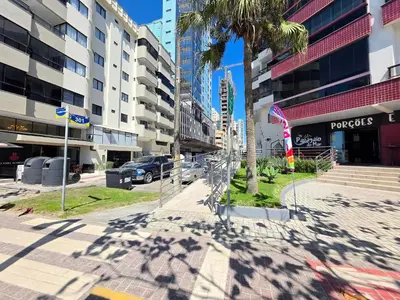 A vizinhança circundante ou próxima do apartamento