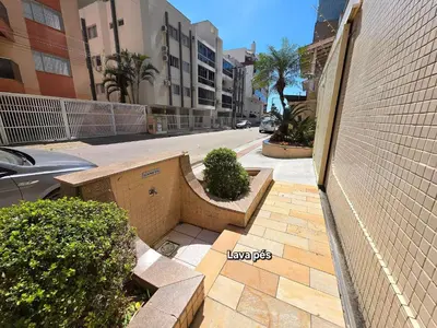 O edifício onde o apartamento está situado
