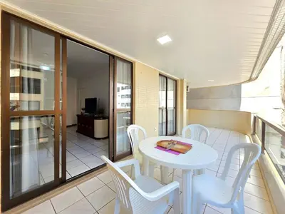 Uma área de estar em Apt 3 Quartos 1 minuto da praia em Itapema