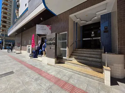 O edifício onde o apartamento está situado
