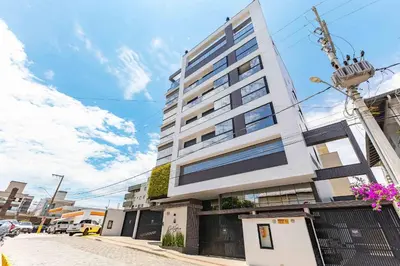 O edifício onde o apartamento está situado