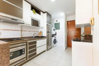 A cozinha ou kitchenette de Res. Wilian 308 - Apto 2 quartos em Bombas