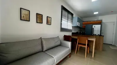 A cozinha ou kitchenette de apto dapraia 401