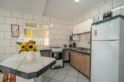 A cozinha ou kitchenette de Casa com 02 quartos 150m da praia