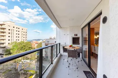 Uma varanda ou terraço em Aconchegante Apto em Condominio com Piscina