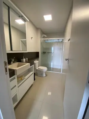 Uma casa de banho em Apartamento aconchegante a 100 metros da praia!