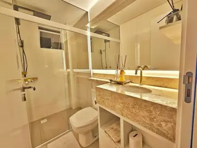 Uma casa de banho em 504 - Apartamento Novo à 300 metros do mar em Itapema