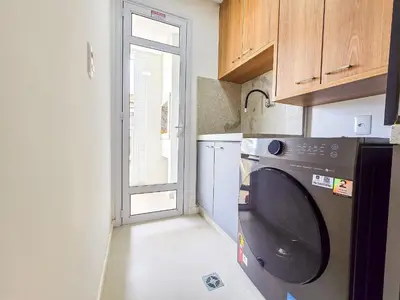 A cozinha ou kitchenette de 110 - Apto com 02 quartos, próximo à praia!
