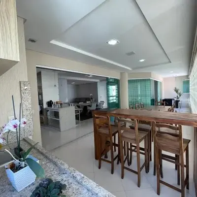 Apartamento 4 suítes perto do mar