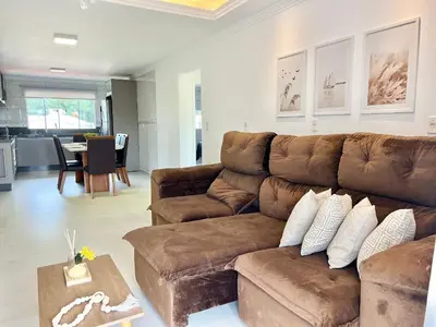 Uma área de estar em Lindo! Apto na vila de Palmas - ZI04I
