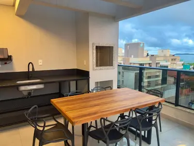 Uma varanda ou terraço em Cobertura Duplex 250m da praia vista para o mar
