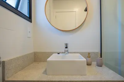 Uma casa de banho em Cobertura Duplex 250m da praia vista para o mar
