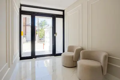 Uma área de estar em Cobertura Duplex 250m da praia vista para o mar