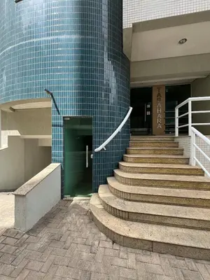 A planta de Apartamento próximo à praia e ao Hard Rock Café