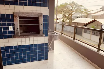 Uma varanda ou terraço em Apartamento no Centro de Bombinhas a 100m da Praia