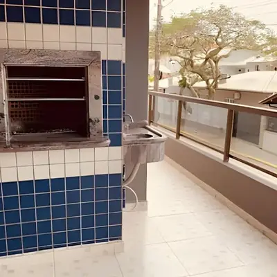 Apartamento no Centro de Bombinhas a 100m da Praia