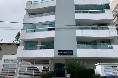 A planta de Lindo Apto de 3 dormitórios na Praia de Bombas.