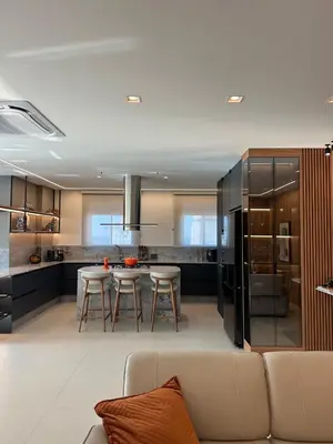 Uma área de estar em Apt luxo vista mar 160m com jacuzzi e 2 garagens