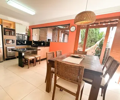 A planta de Triplex 3 Suites com Jacuzzi em Canto Grande
